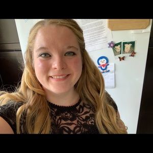 Meet your Posher, Danielle